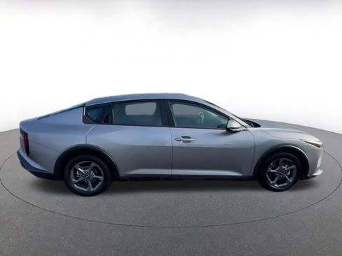 Used 2025 Kia K4 LXS image 16