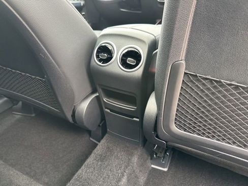 Used 2023 Mercedes-Benz GLB 250 4MATIC image 18