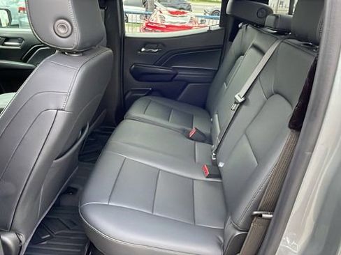 Used 2024 Chevrolet Colorado LT w/ LT Convenience Package III image 12