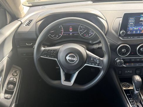 Used 2025 Nissan Sentra SV FWD image 27