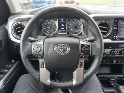 Certified 2023 Toyota Tacoma SR5 AWD/4WD image 3