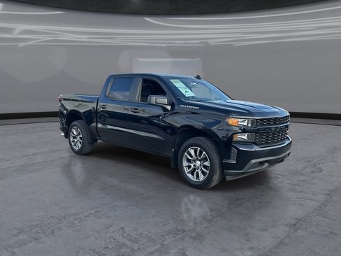 Used 2020 Chevrolet Silverado 1500 Custom w/ Custom Value Package RWD image 2