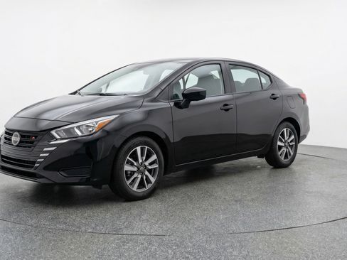Used 2025 Nissan Versa SV FWD image 3