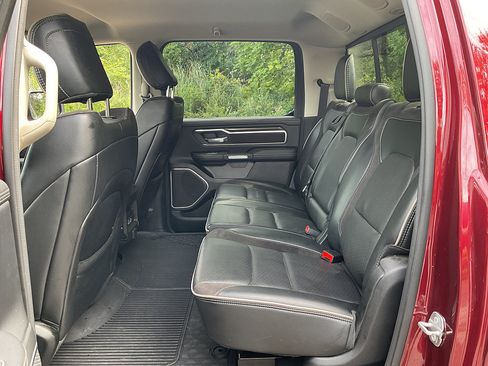 Used 2022 RAM 1500 Laramie AWD/4WD image 9
