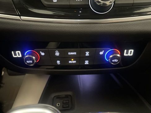 Used 2021 Buick Enclave Essence w/ Sound and Sites Package FWD image 10