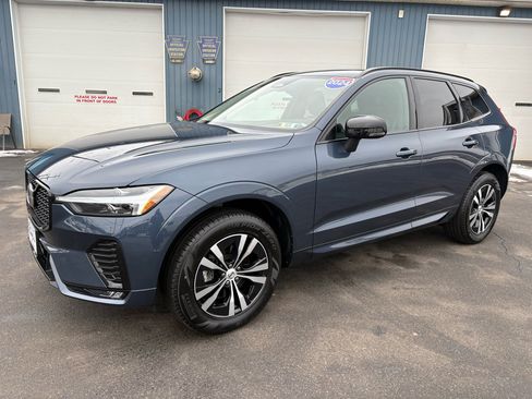 Used 2024 Volvo XC60 B5 Core image 1