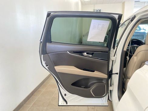 Certified 2023 Lincoln Nautilus AWD w/ Premium Package image 8