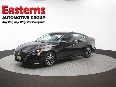 Used 2025 Nissan Altima 2.5 SV FWD image 56