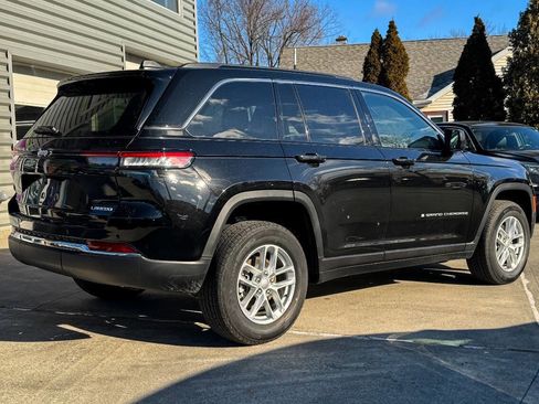 Used 2025 Jeep Grand Cherokee Laredo X image 3