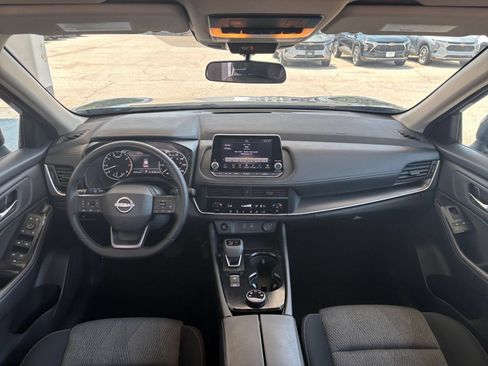 Used 2026 Nissan Rogue SV AWD/4WD image 30