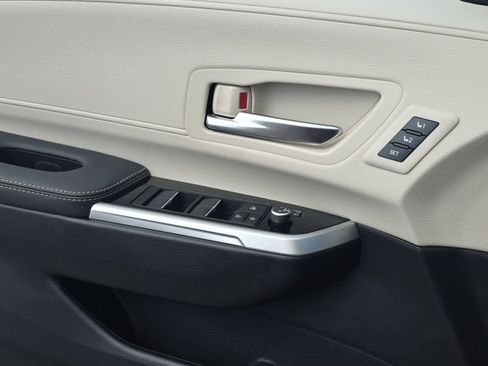 New 2026 Toyota Sienna Platinum AWD/4WD image 24
