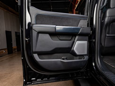 Used 2025 Ford F450 Platinum w/ FX4 Off-Road Package image 38