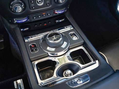 Used 2016 Rolls-Royce Dawn image 64