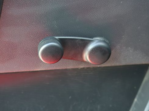 Used 2012 RAM 1500 Express image 22