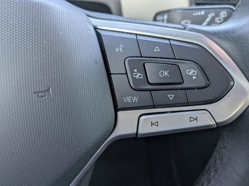 Used 2020 Volkswagen Atlas Cross Sport SE w/ Panoramic Sunroof Package FWD image 26