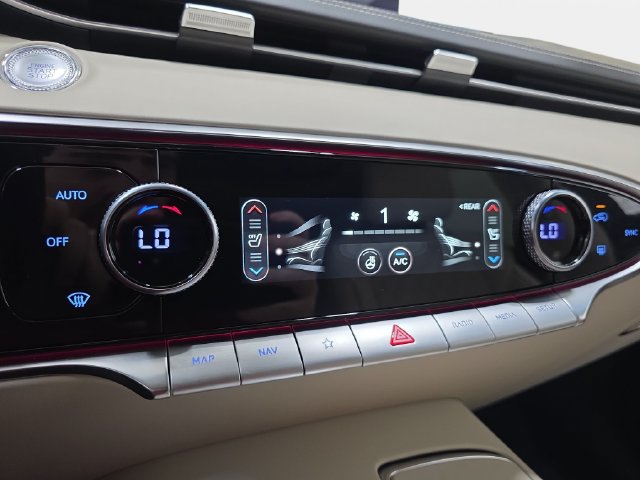 Used 2025 Genesis GV70 3.5T Sport w/ Sport Advanced Package AWD/4WD image 23
