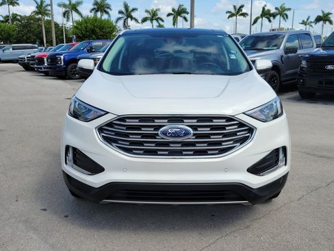 Used 2022 Ford Edge Titanium AWD/4WD image 2