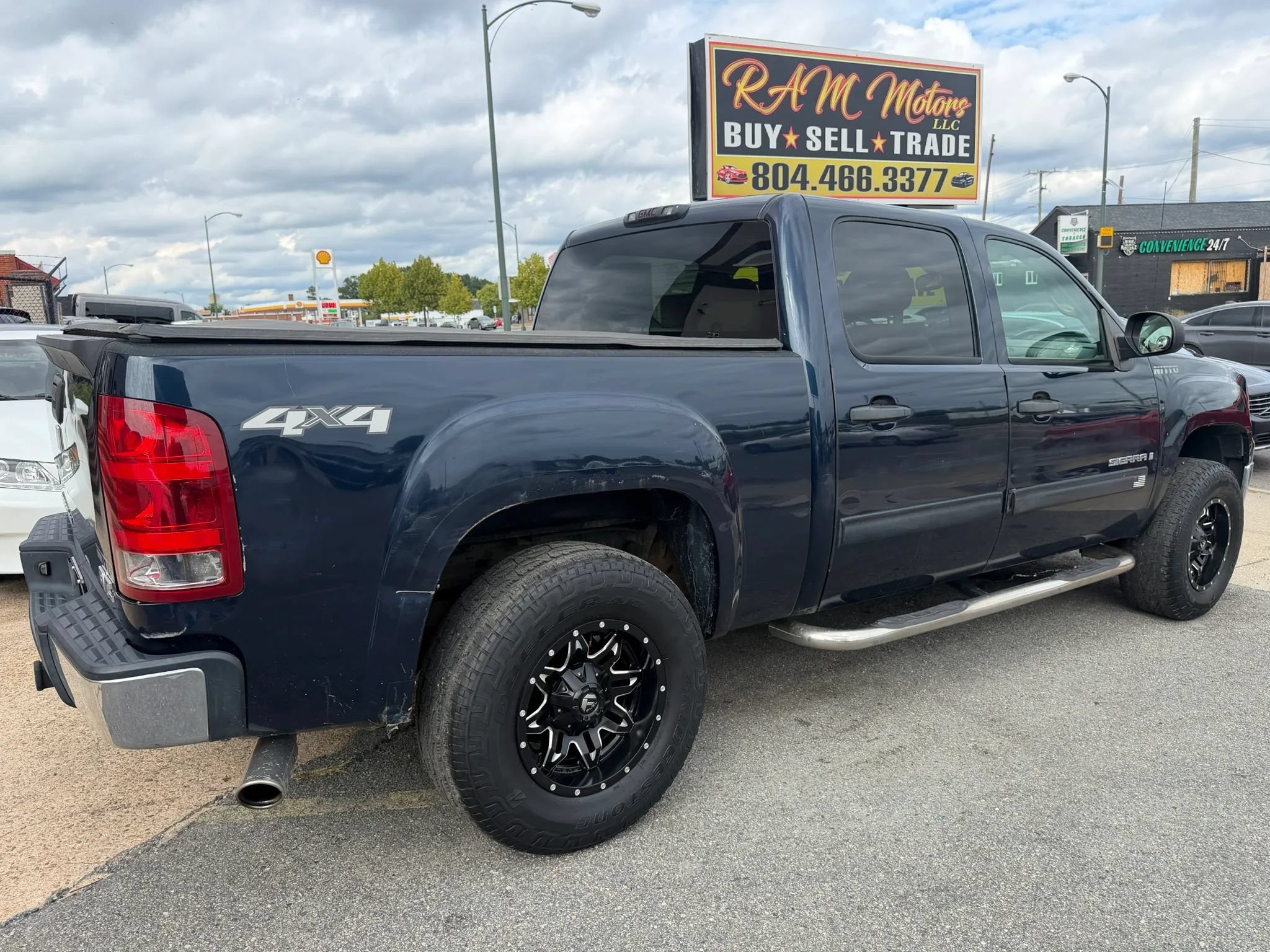 Used 2008 GMC Sierra 1500 SLE w/ Power Pack Plus AWD/4WD image 3