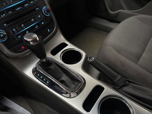 Used 2015 Chevrolet Malibu LS FWD image 33