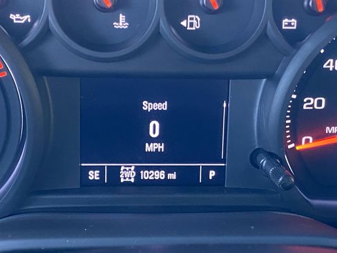 Used 2026 Chevrolet Silverado 2500 Custom w/ Custom Value Package image 22