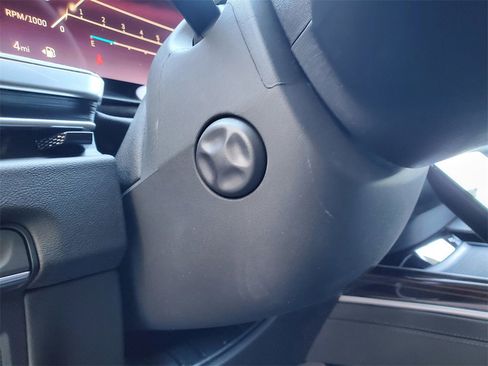 New 2026 Cadillac Escalade ESV Luxury w/ LPO, Radiant Package image 14