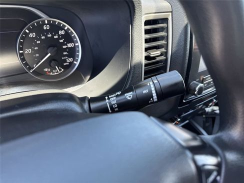 Used 2022 Nissan Frontier SV w/ Technology Package RWD image 23