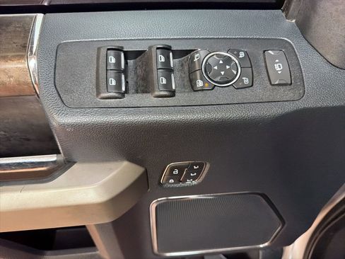 Used 2022 Ford F250 Lariat w/ Lariat Value Package image 22