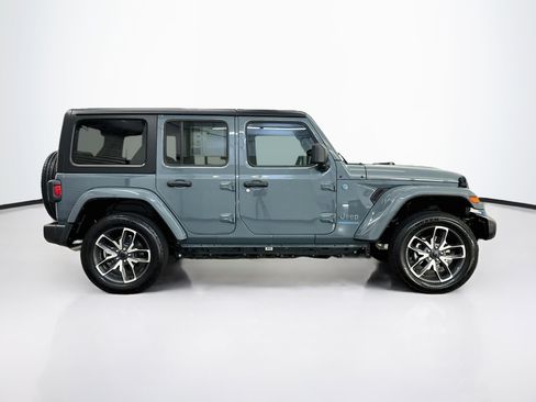 Used 2024 Jeep Wrangler Unlimited w/ Convenience Group AWD/4WD image 10