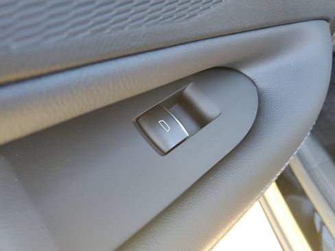 Used 2026 Chevrolet Blazer EV RS FWD image 17