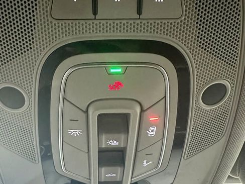 Used 2019 Audi Q7 3.0T Premium image 27