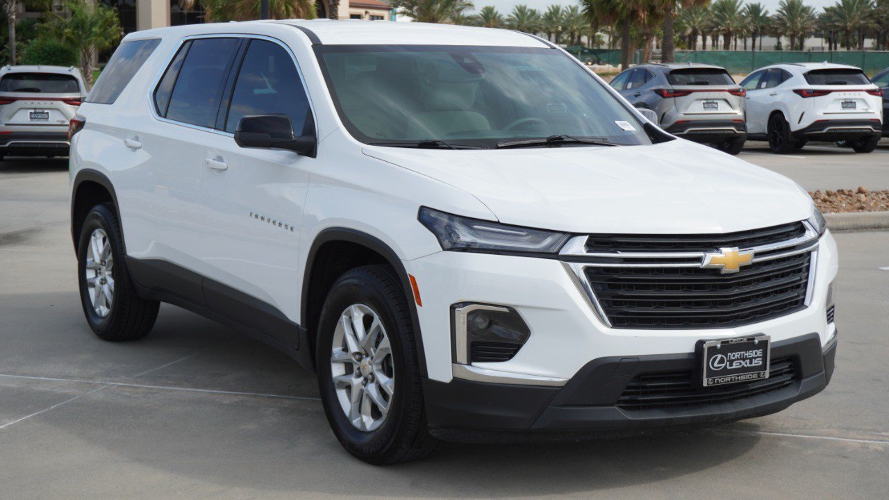 Used 2022 Chevrolet Traverse LS FWD image 3