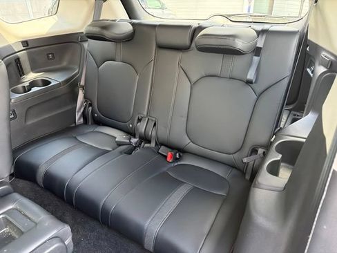 Used 2025 Honda Pilot EX-L image 9