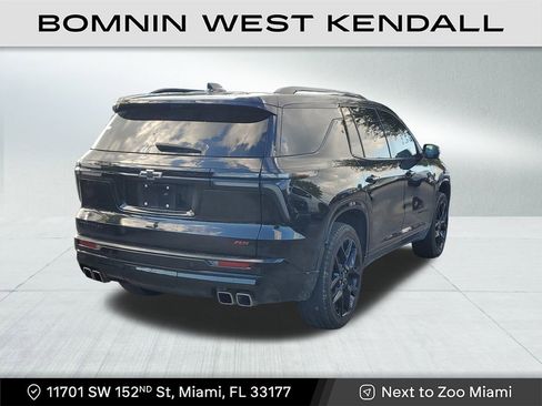 Used 2024 Chevrolet Traverse RS image 7