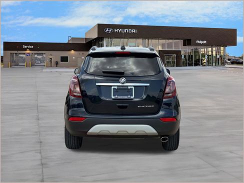 Used 2022 Buick Encore Preferred w/ Safety Package FWD image 10
