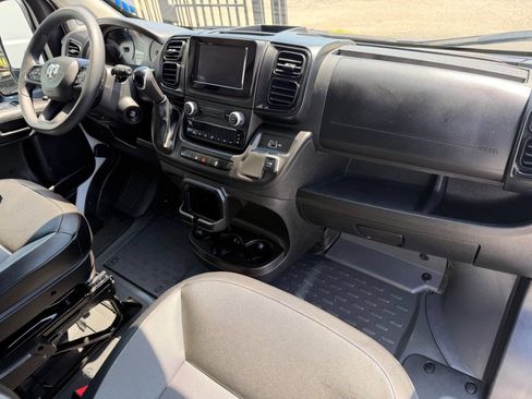 Used 2025 RAM ProMaster 3500 w/ Convenience Group FWD image 18
