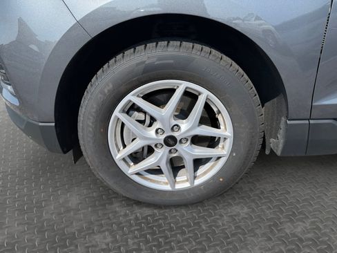 Used 2024 Ford Edge SEL AWD/4WD image 9