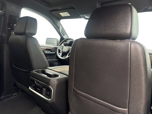 Used 2023 Chevrolet Silverado 1500 High Country w/ Technology Package AWD/4WD image 42