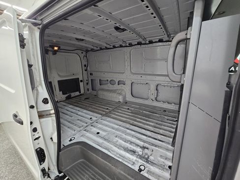 Used 2021 Nissan NV 2500 S image 11