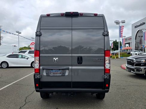 Used 2025 RAM ProMaster 2500 w/ Quick Order Package 22H SLT+ FWD image 5
