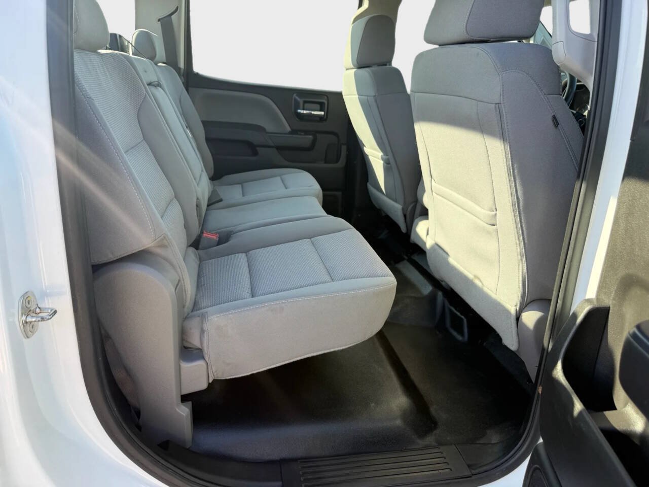 Used 2018 Chevrolet Silverado 2500 W/T AWD/4WD image 8