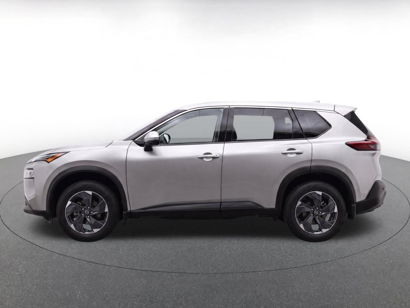 Used 2025 Nissan Rogue SV AWD/4WD image 4