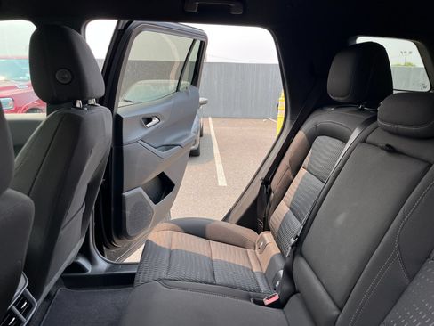 Used 2025 Chevrolet Equinox LT FWD image 38