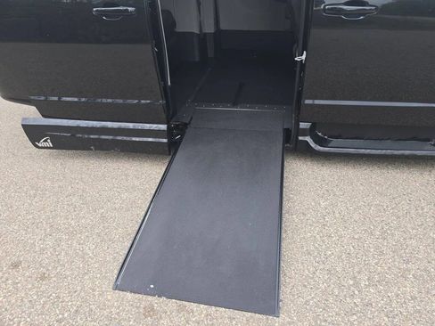 Used 2019 Dodge Grand Caravan SXT FWD image 27