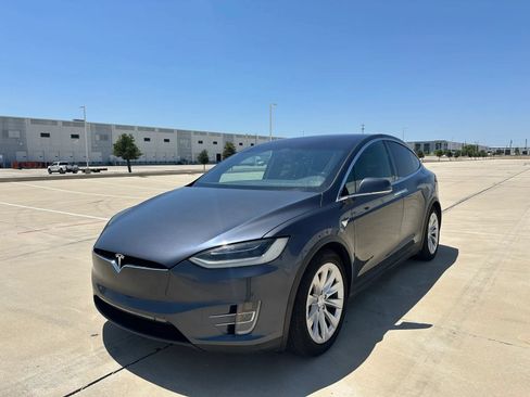 Used 2017 Tesla Model X 100D AWD/4WD image 3