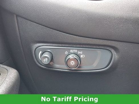 Used 2022 Chevrolet Equinox LS w/ LS Convenience Package AWD/4WD image 21