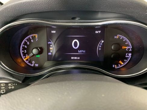 Used 2020 Jeep Grand Cherokee Altitude AWD/4WD image 24