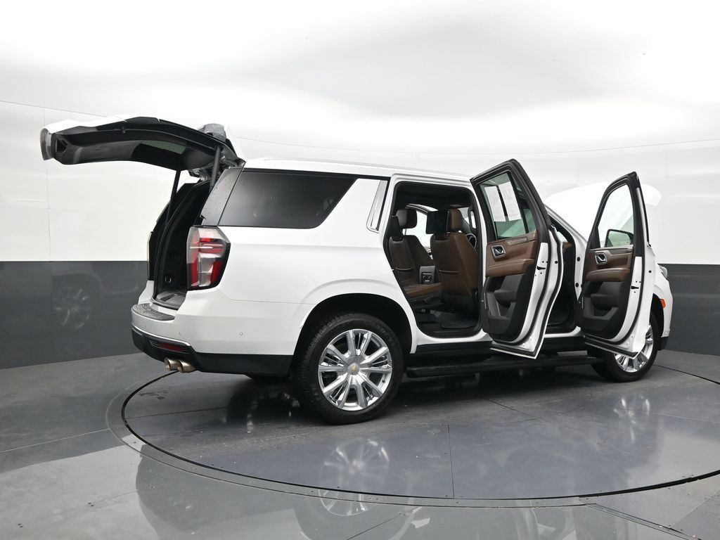 Used 2023 Chevrolet Tahoe High Country w/ Advanced Technology Package RWD image 28