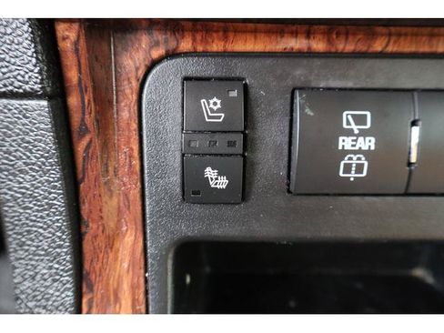 Used 2013 Chevrolet Traverse LTZ FWD image 18