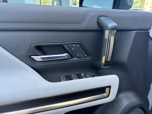 Used 2024 GMC Hummer EV 3X w/ LPO, Illumination Package image 16