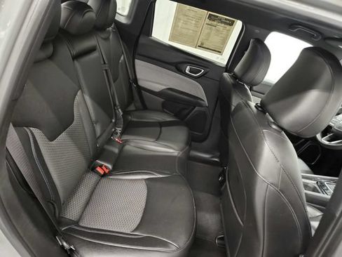 Used 2024 Jeep Compass Latitude AWD/4WD image 28